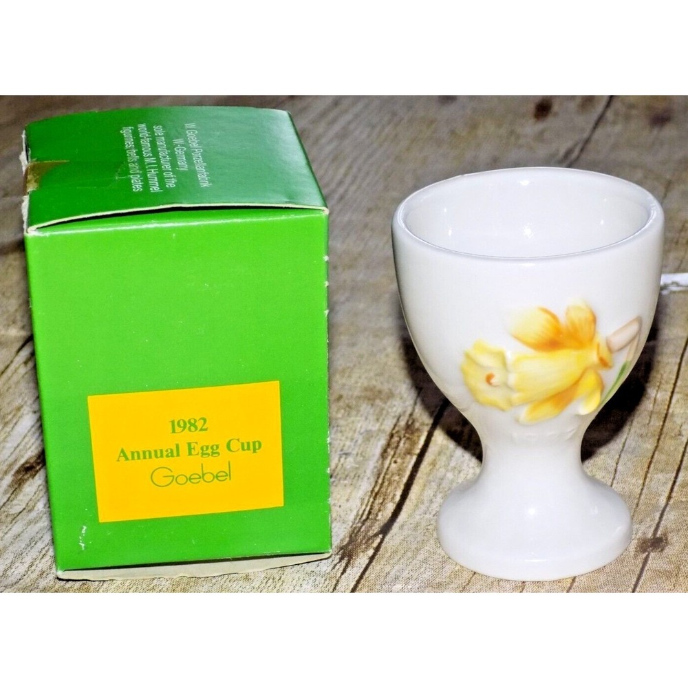 GOEBEL 1982 Yellow Daffodil Annual Egg Cup Box W Germany 030-836/1 VINTAGE